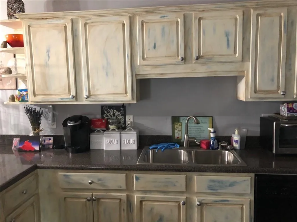 208 Brighton Point, Sandy Springs, Georgia 30328, 2 Bedrooms Bedrooms, ,2 BathroomsBathrooms,Residential,Sold,208 Brighton Point,6703172