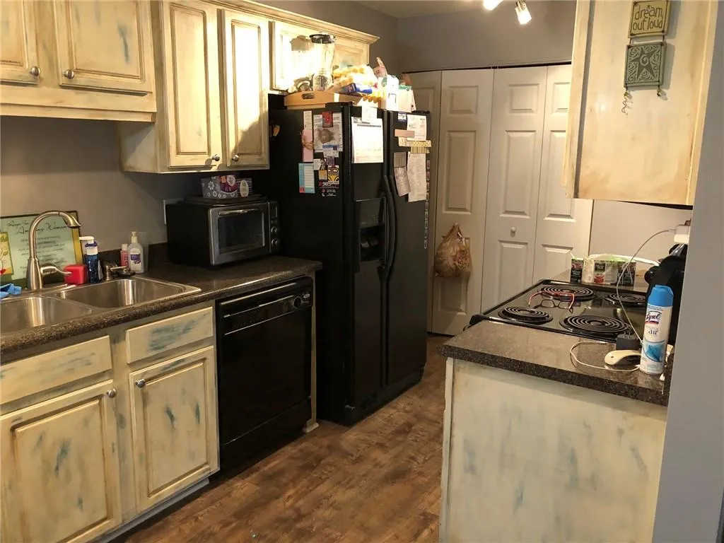 208 Brighton Point, Sandy Springs, Georgia 30328, 2 Bedrooms Bedrooms, ,2 BathroomsBathrooms,Residential,Sold,208 Brighton Point,6703172