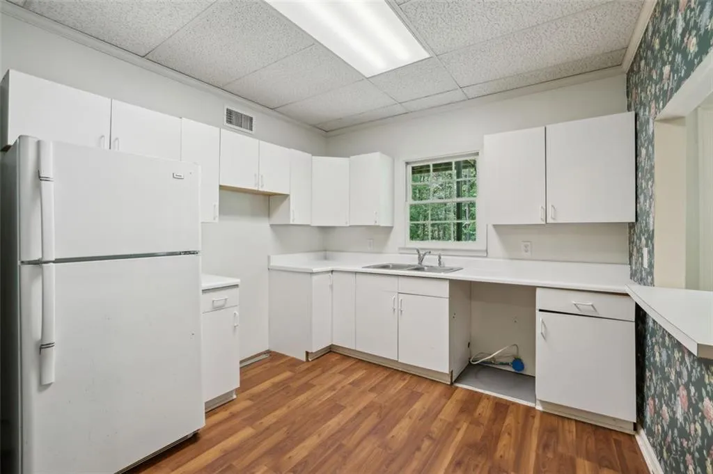 200 River Pass Trail, Atlanta, Georgia 30350, 5 Bedrooms Bedrooms, ,4 BathroomsBathrooms,Residential,Sold,200 River Pass Trail,7573312