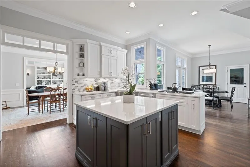 205 Powers Cove, Atlanta, Georgia 30327, 5 Bedrooms Bedrooms, ,4 BathroomsBathrooms,Residential,For Sale,205 Powers Cove,7619512