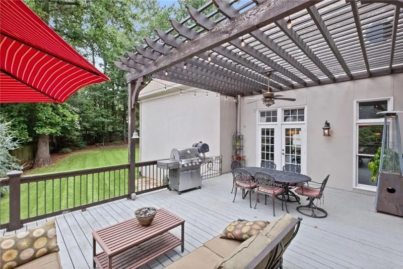 205 Powers Cove, Atlanta, Georgia 30327, 5 Bedrooms Bedrooms, ,4 BathroomsBathrooms,Residential,For Sale,205 Powers Cove,7619512