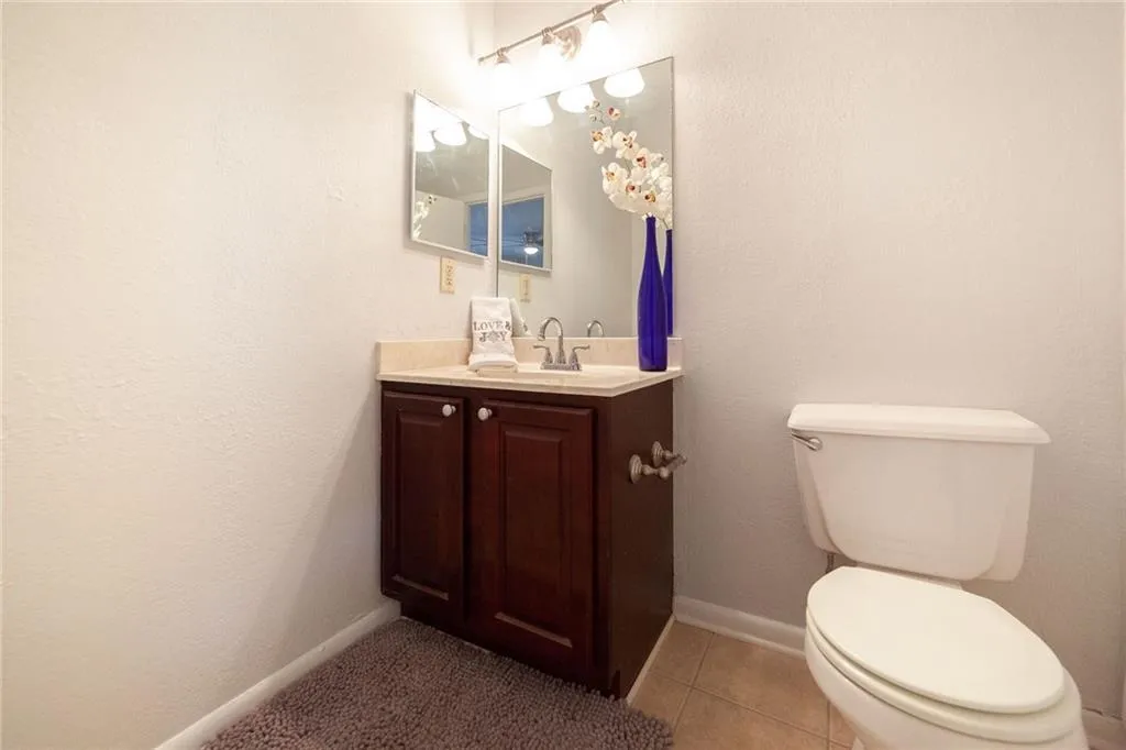 6900 Roswell Road Unit F9, Atlanta, Georgia 30328, 2 Bedrooms Bedrooms, ,2 BathroomsBathrooms,Residential,Sold,6900 Roswell Road Unit F9,6103590