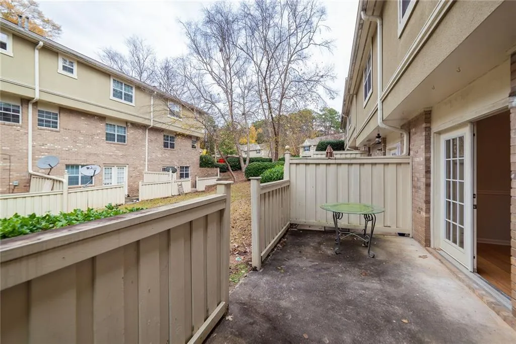 6900 Roswell Road Unit F9, Atlanta, Georgia 30328, 2 Bedrooms Bedrooms, ,2 BathroomsBathrooms,Residential,Sold,6900 Roswell Road Unit F9,6103590