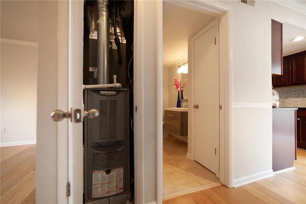 6900 Roswell Road Unit F9, Atlanta, Georgia 30328, 2 Bedrooms Bedrooms, ,2 BathroomsBathrooms,Residential,Sold,6900 Roswell Road Unit F9,6103590