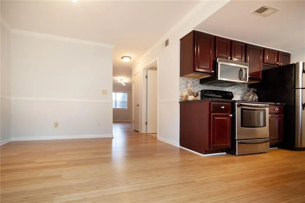 6900 Roswell Road Unit F9, Atlanta, Georgia 30328, 2 Bedrooms Bedrooms, ,2 BathroomsBathrooms,Residential,Sold,6900 Roswell Road Unit F9,6103590