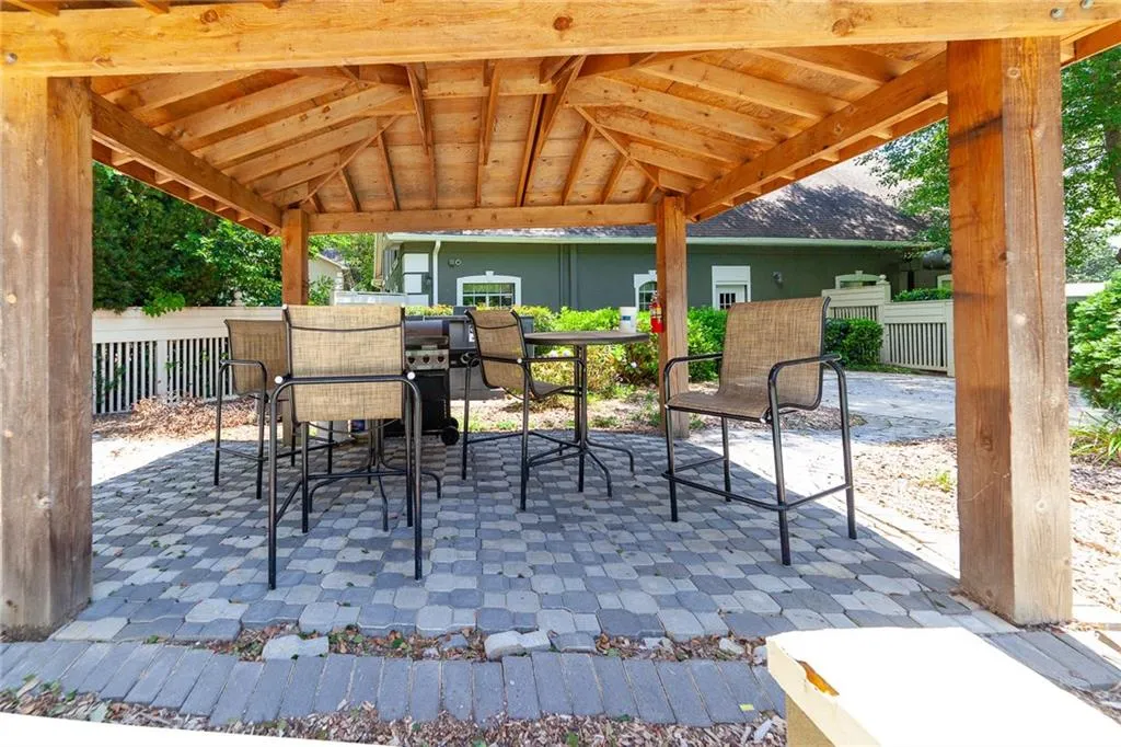 6900 Roswell Road Unit F9, Atlanta, Georgia 30328, 2 Bedrooms Bedrooms, ,2 BathroomsBathrooms,Residential,Sold,6900 Roswell Road Unit F9,6103590