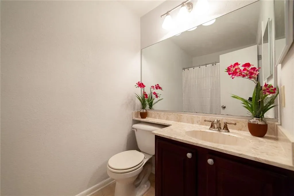 6900 Roswell Road Unit F9, Atlanta, Georgia 30328, 2 Bedrooms Bedrooms, ,2 BathroomsBathrooms,Residential,Sold,6900 Roswell Road Unit F9,6103590