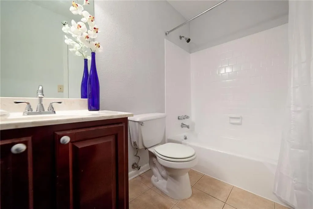 6900 Roswell Road Unit F9, Atlanta, Georgia 30328, 2 Bedrooms Bedrooms, ,2 BathroomsBathrooms,Residential,Sold,6900 Roswell Road Unit F9,6103590