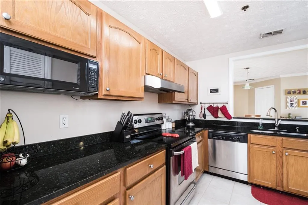 970 Sidney Marcus Boulevard Ne Unit 2314, Atlanta, Georgia 30324, 2 Bedrooms Bedrooms, ,2 BathroomsBathrooms,Residential,Sold,970 Sidney Marcus Boulevard Ne Unit 2314,5875566