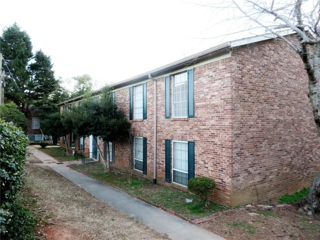 5586 Kingsport Drive, Atlanta, Georgia 30342, 3 Bedrooms Bedrooms, ,2 BathroomsBathrooms,Residential,For Sale,5586 Kingsport Drive,7526606