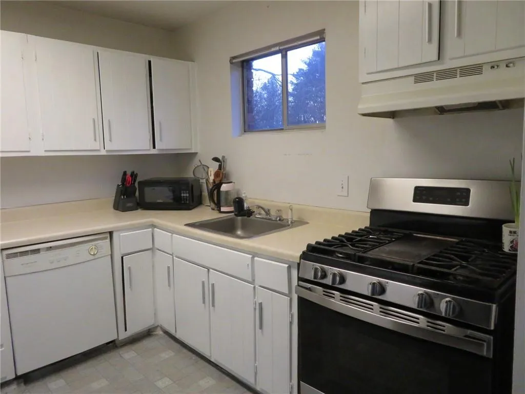 5586 Kingsport Drive, Atlanta, Georgia 30342, 3 Bedrooms Bedrooms, ,2 BathroomsBathrooms,Residential,For Sale,5586 Kingsport Drive,7526606