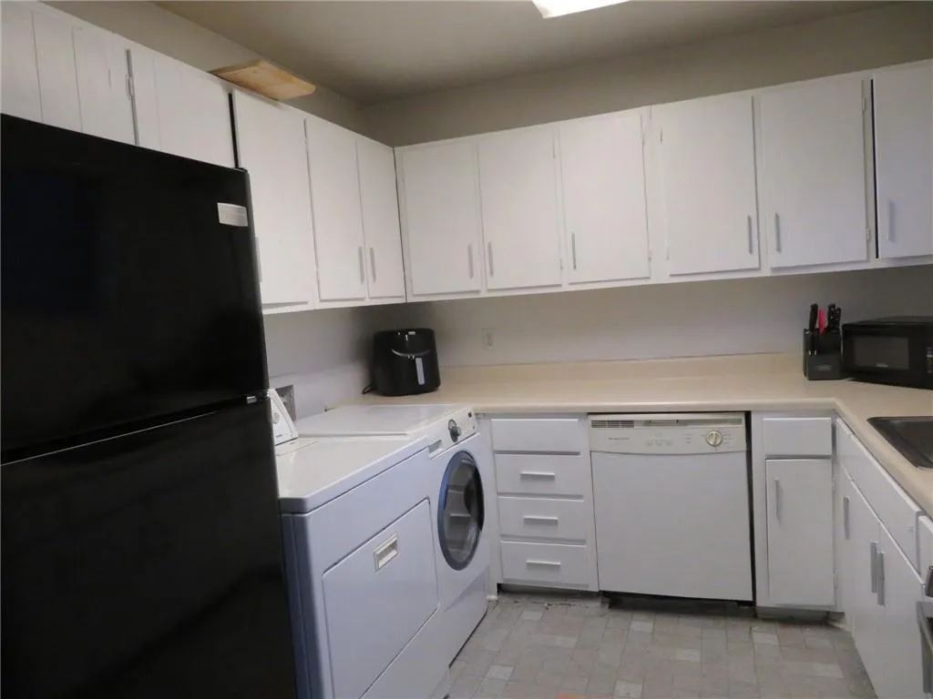 5586 Kingsport Drive, Atlanta, Georgia 30342, 3 Bedrooms Bedrooms, ,2 BathroomsBathrooms,Residential,For Sale,5586 Kingsport Drive,7526606