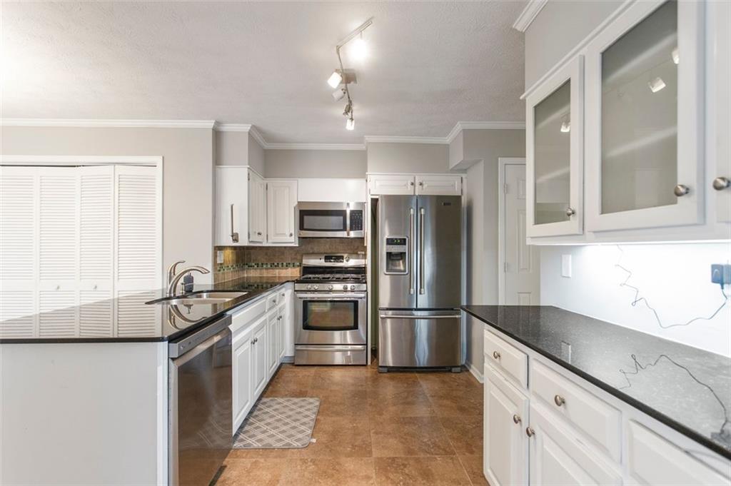 9135 CARROLL MANOR Drive, Sandy Springs, Georgia 30350, 3 Bedrooms Bedrooms, ,2 BathroomsBathrooms,Residential,Sold,9135 CARROLL MANOR Drive,7264925