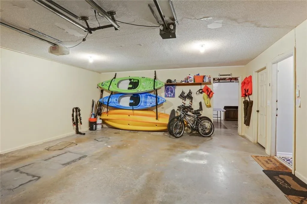 904 Brandywine Circle, Sandy Springs, Georgia 30350, 3 Bedrooms Bedrooms, ,2 BathroomsBathrooms,Residential,Sold,904 Brandywine Circle,6553134