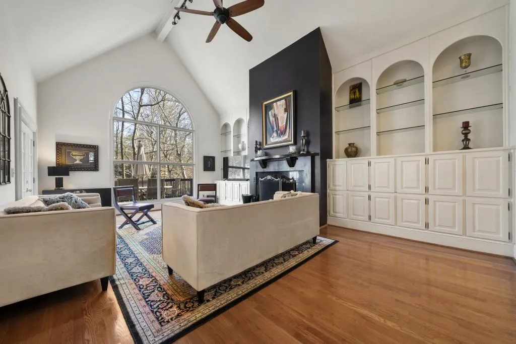 245 Wing Mill Road, Sandy Springs, Georgia 30350, 6 Bedrooms Bedrooms, ,4 BathroomsBathrooms,Residential,Sold,245 Wing Mill Road,7011109