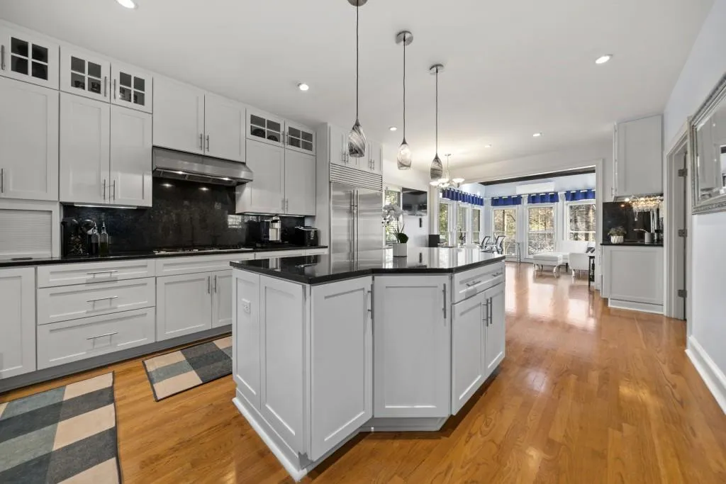 245 Wing Mill Road, Sandy Springs, Georgia 30350, 6 Bedrooms Bedrooms, ,4 BathroomsBathrooms,Residential,Sold,245 Wing Mill Road,7011109