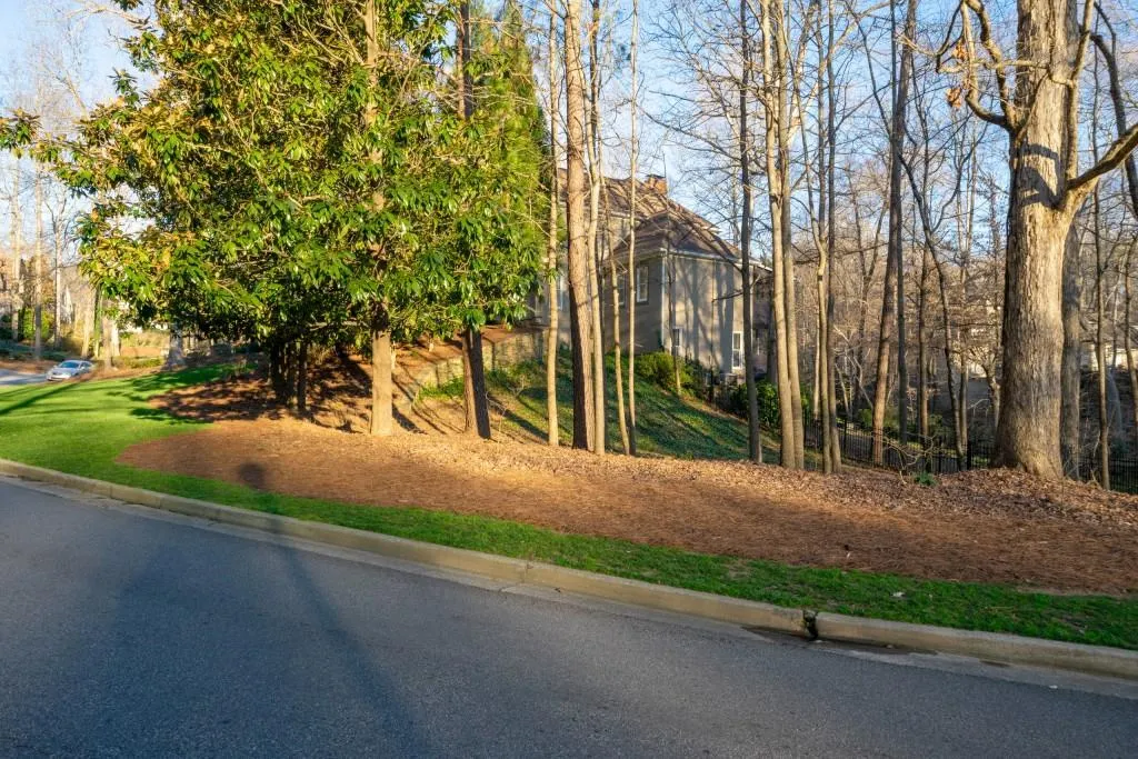245 Wing Mill Road, Sandy Springs, Georgia 30350, 6 Bedrooms Bedrooms, ,4 BathroomsBathrooms,Residential,Sold,245 Wing Mill Road,7011109
