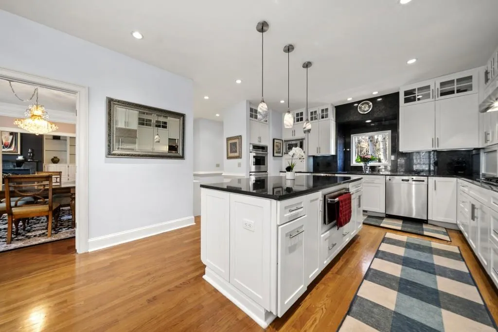 245 Wing Mill Road, Sandy Springs, Georgia 30350, 6 Bedrooms Bedrooms, ,4 BathroomsBathrooms,Residential,Sold,245 Wing Mill Road,7011109