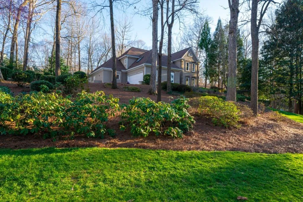 245 Wing Mill Road, Sandy Springs, Georgia 30350, 6 Bedrooms Bedrooms, ,4 BathroomsBathrooms,Residential,Sold,245 Wing Mill Road,7011109