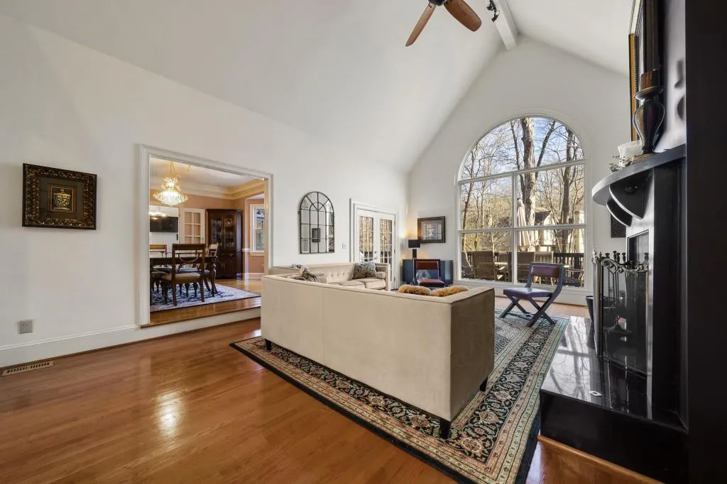 245 Wing Mill Road, Sandy Springs, Georgia 30350, 6 Bedrooms Bedrooms, ,4 BathroomsBathrooms,Residential,Sold,245 Wing Mill Road,7011109