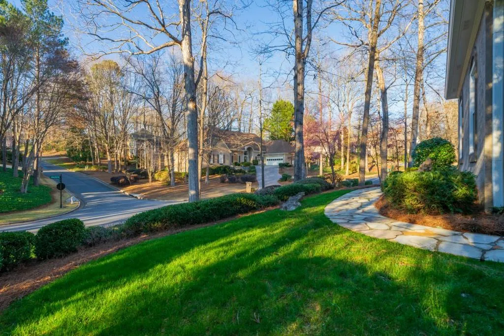 245 Wing Mill Road, Sandy Springs, Georgia 30350, 6 Bedrooms Bedrooms, ,4 BathroomsBathrooms,Residential,Sold,245 Wing Mill Road,7011109