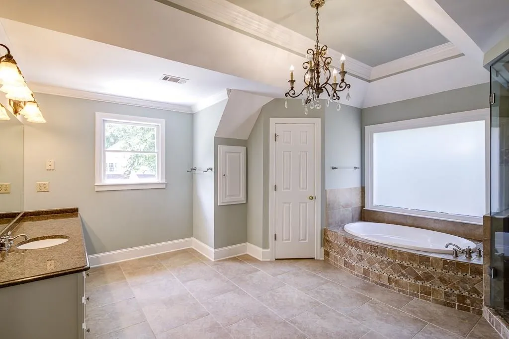 135 Grogans Lake Drive, Sandy Springs, Georgia 30350, 6 Bedrooms Bedrooms, ,4 BathroomsBathrooms,Residential,Sold,135 Grogans Lake Drive,5880480