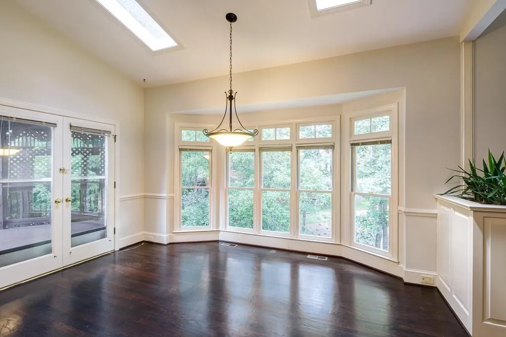 135 Grogans Lake Drive, Sandy Springs, Georgia 30350, 6 Bedrooms Bedrooms, ,4 BathroomsBathrooms,Residential,Sold,135 Grogans Lake Drive,5880480