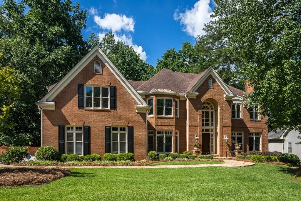 135 Grogans Lake Drive, Sandy Springs, Georgia 30350, 6 Bedrooms Bedrooms, ,4 BathroomsBathrooms,Residential,Sold,135 Grogans Lake Drive,5880480