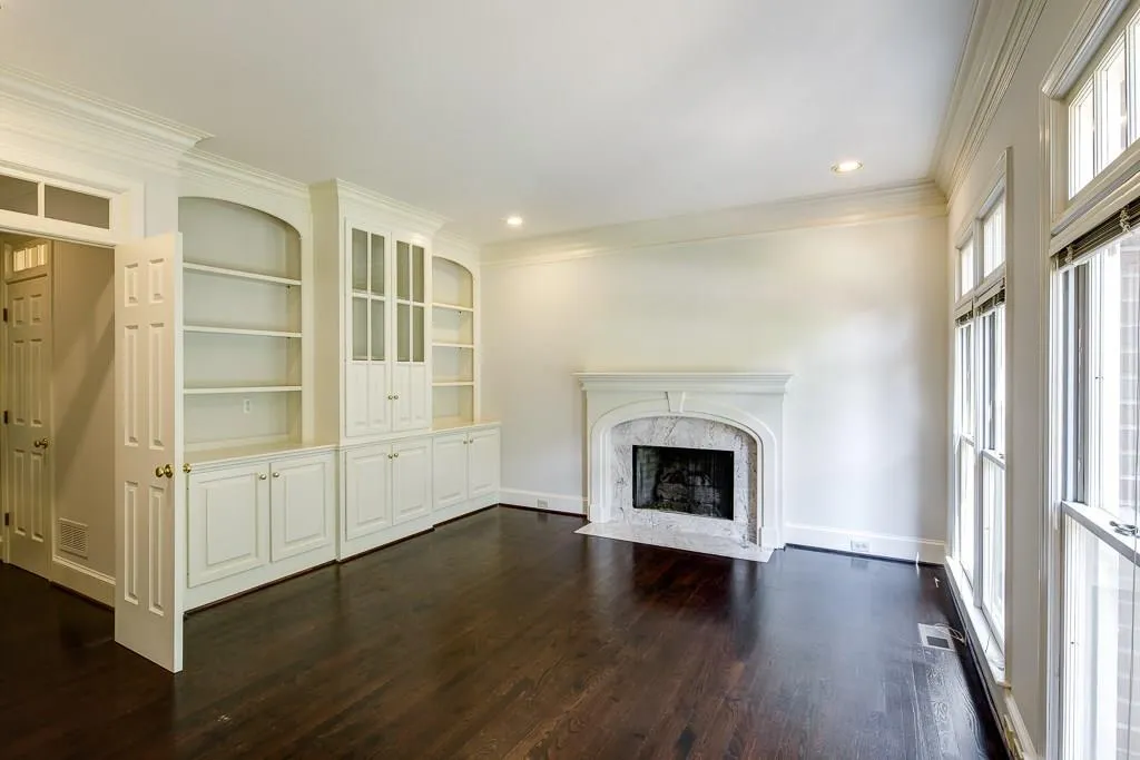 135 Grogans Lake Drive, Sandy Springs, Georgia 30350, 6 Bedrooms Bedrooms, ,4 BathroomsBathrooms,Residential,Sold,135 Grogans Lake Drive,5880480