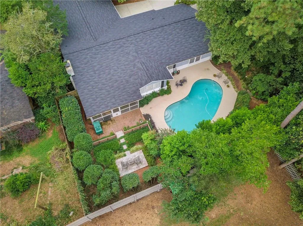 4795 Longchamps Drive, Sandy Springs, Georgia 30319, 3 Bedrooms Bedrooms, ,2 BathroomsBathrooms,Residential,Sold,4795 Longchamps Drive,6524928