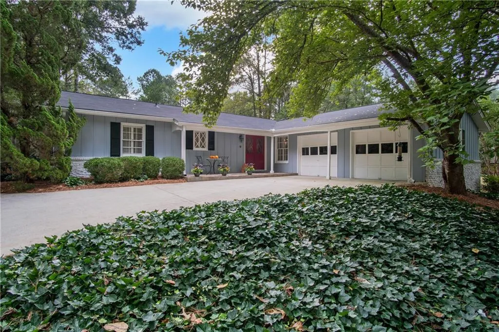 4795 Longchamps Drive, Sandy Springs, Georgia 30319, 3 Bedrooms Bedrooms, ,2 BathroomsBathrooms,Residential,Sold,4795 Longchamps Drive,6524928