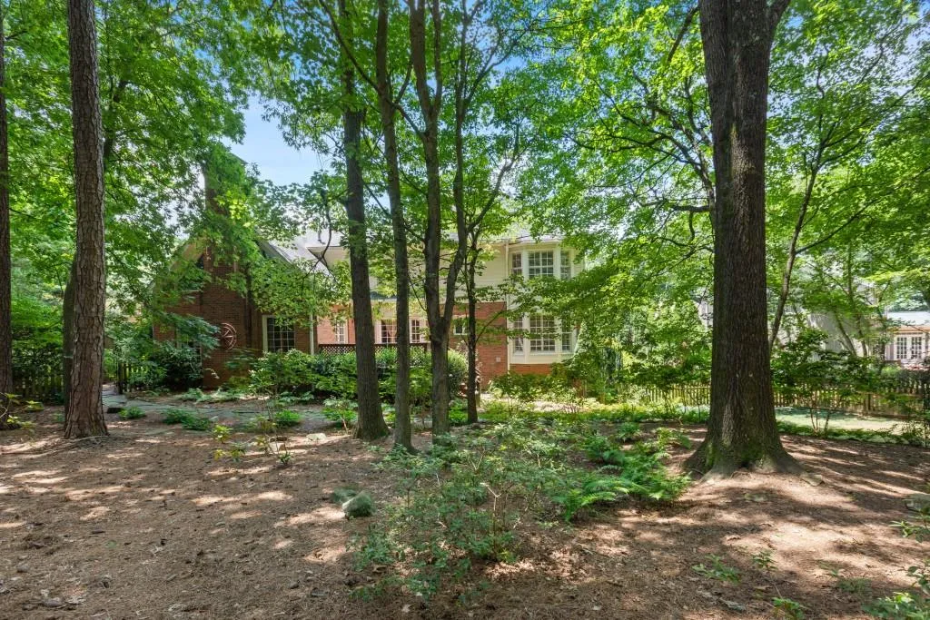 2185 Dunwoody Heritage Drive, Sandy Springs, Georgia 30350, 5 Bedrooms Bedrooms, ,4 BathroomsBathrooms,Residential,Sold,2185 Dunwoody Heritage Drive,7245774