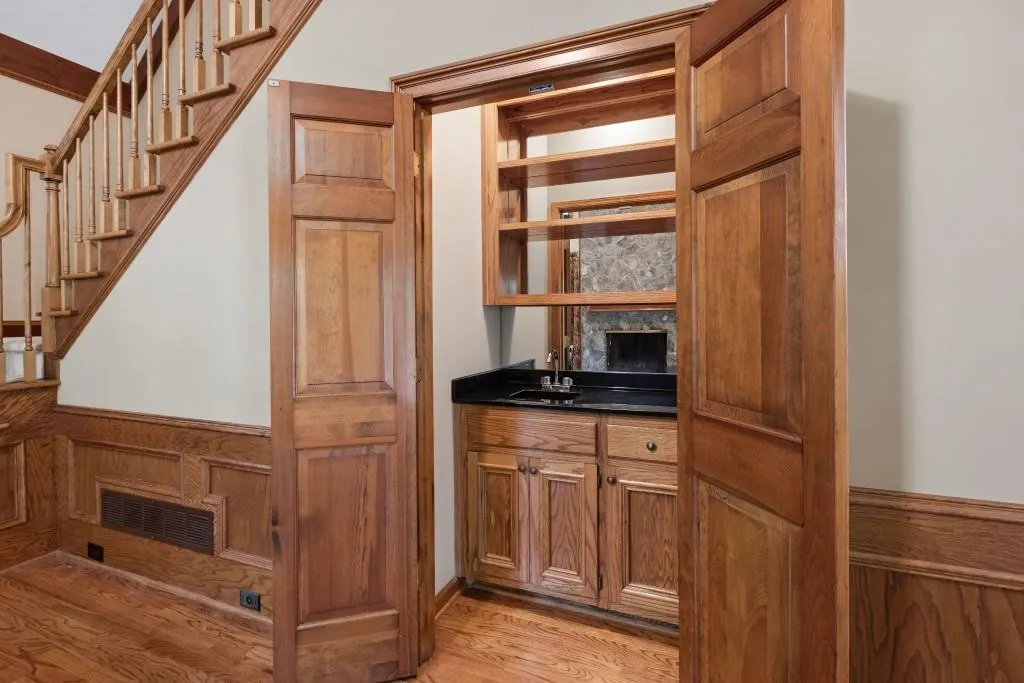 2185 Dunwoody Heritage Drive, Sandy Springs, Georgia 30350, 5 Bedrooms Bedrooms, ,4 BathroomsBathrooms,Residential,Sold,2185 Dunwoody Heritage Drive,7245774