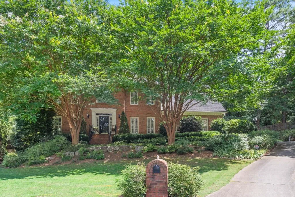 2185 Dunwoody Heritage Drive, Sandy Springs, Georgia 30350, 5 Bedrooms Bedrooms, ,4 BathroomsBathrooms,Residential,Sold,2185 Dunwoody Heritage Drive,7245774