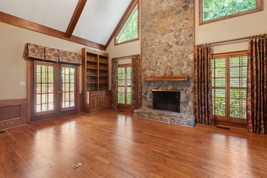 2185 Dunwoody Heritage Drive, Sandy Springs, Georgia 30350, 5 Bedrooms Bedrooms, ,4 BathroomsBathrooms,Residential,Sold,2185 Dunwoody Heritage Drive,7245774