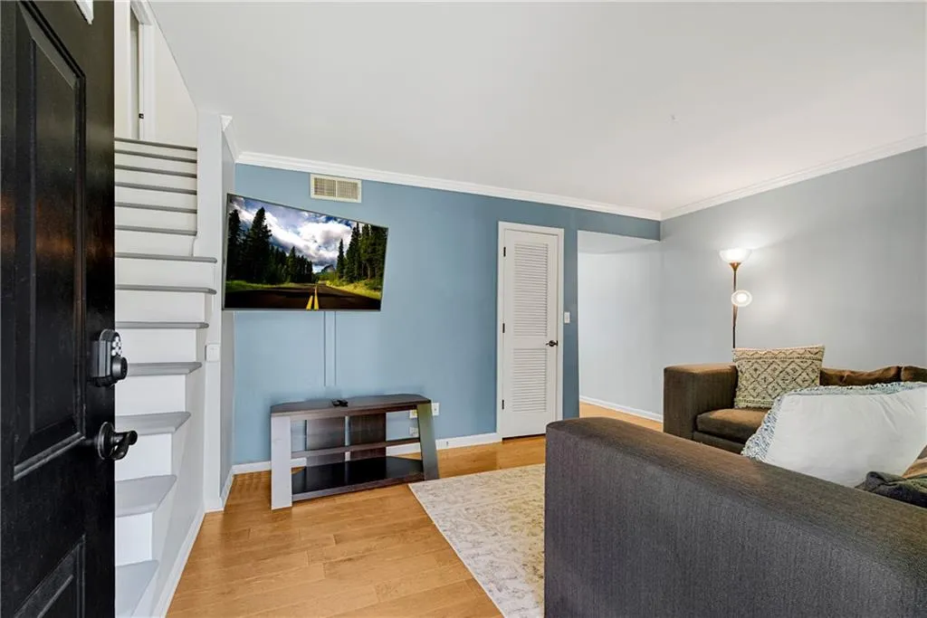 6940 Roswell Road Unit 18f, Atlanta, Georgia 30328, 3 Bedrooms Bedrooms, ,1 BathroomBathrooms,Residential,Sold,6940 Roswell Road Unit 18f,7370642