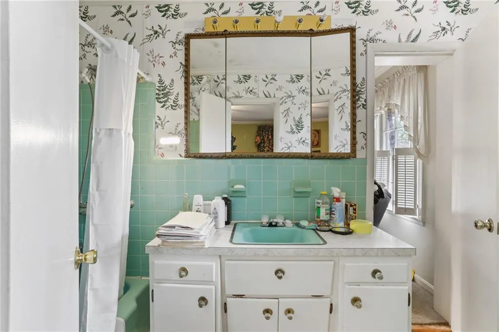 6748 Brandon Mill Road, Sandy Springs, Georgia 30328, 5 Bedrooms Bedrooms, ,3 BathroomsBathrooms,Residential,Sold,6748 Brandon Mill Road,6980328