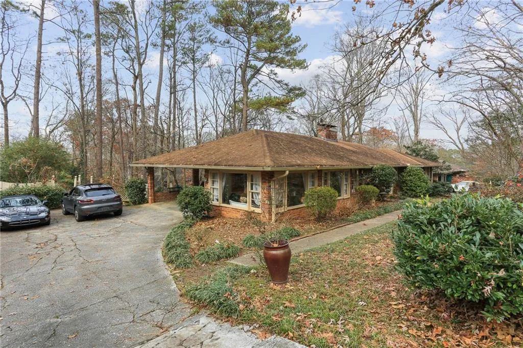 6748 Brandon Mill Road, Sandy Springs, Georgia 30328, 5 Bedrooms Bedrooms, ,3 BathroomsBathrooms,Residential,Sold,6748 Brandon Mill Road,6980328