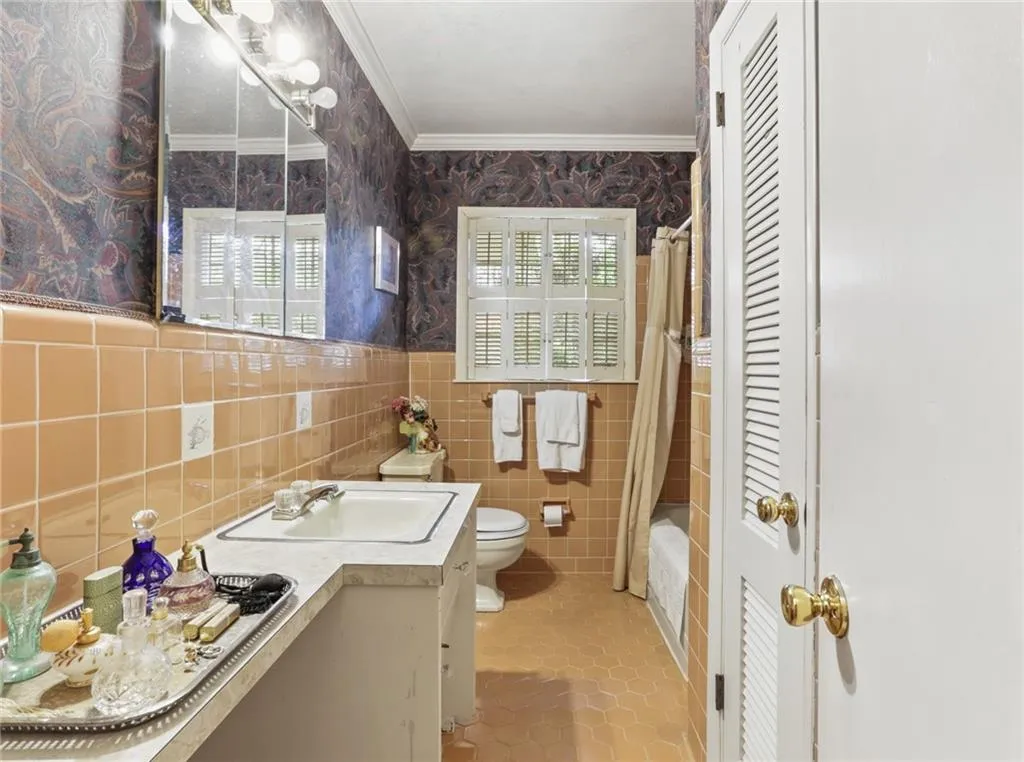 6748 Brandon Mill Road, Sandy Springs, Georgia 30328, 5 Bedrooms Bedrooms, ,3 BathroomsBathrooms,Residential,Sold,6748 Brandon Mill Road,6980328