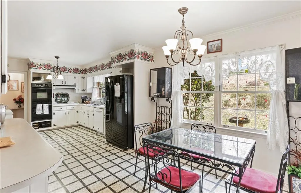 6748 Brandon Mill Road, Sandy Springs, Georgia 30328, 5 Bedrooms Bedrooms, ,3 BathroomsBathrooms,Residential,Sold,6748 Brandon Mill Road,6980328