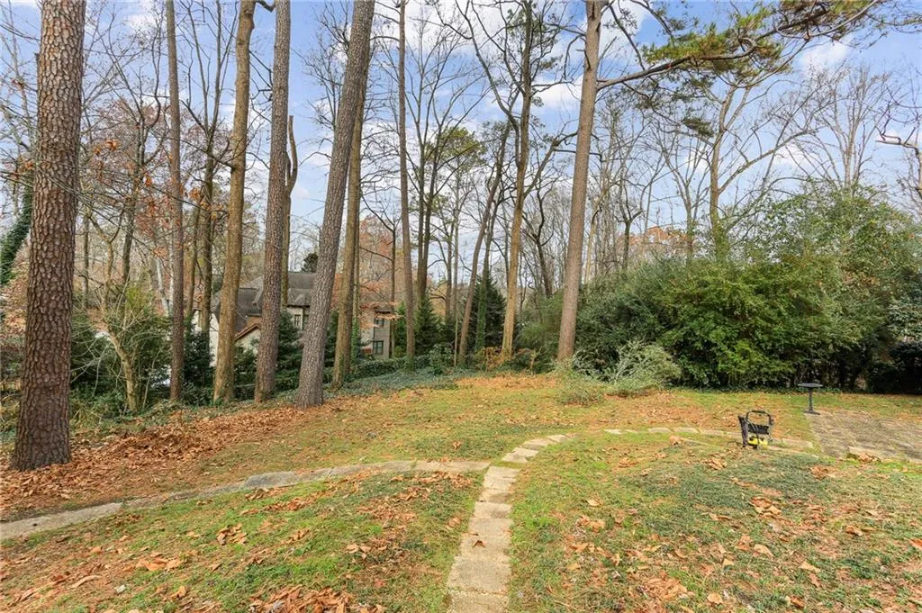 6748 Brandon Mill Road, Sandy Springs, Georgia 30328, 5 Bedrooms Bedrooms, ,3 BathroomsBathrooms,Residential,Sold,6748 Brandon Mill Road,6980328