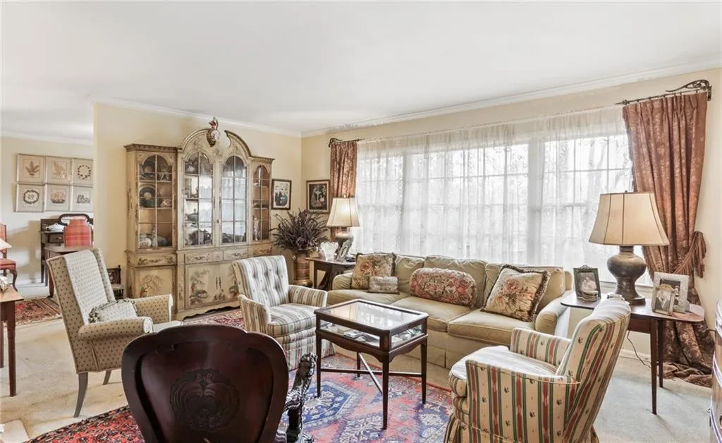 6748 Brandon Mill Road, Sandy Springs, Georgia 30328, 5 Bedrooms Bedrooms, ,3 BathroomsBathrooms,Residential,Sold,6748 Brandon Mill Road,6980328
