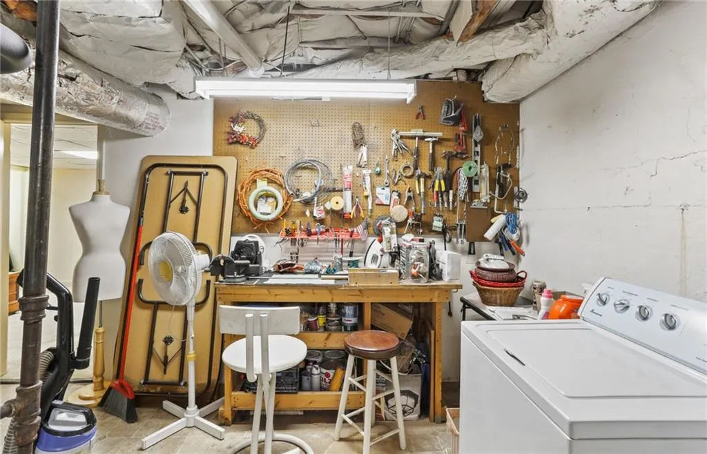 6748 Brandon Mill Road, Sandy Springs, Georgia 30328, 5 Bedrooms Bedrooms, ,3 BathroomsBathrooms,Residential,Sold,6748 Brandon Mill Road,6980328