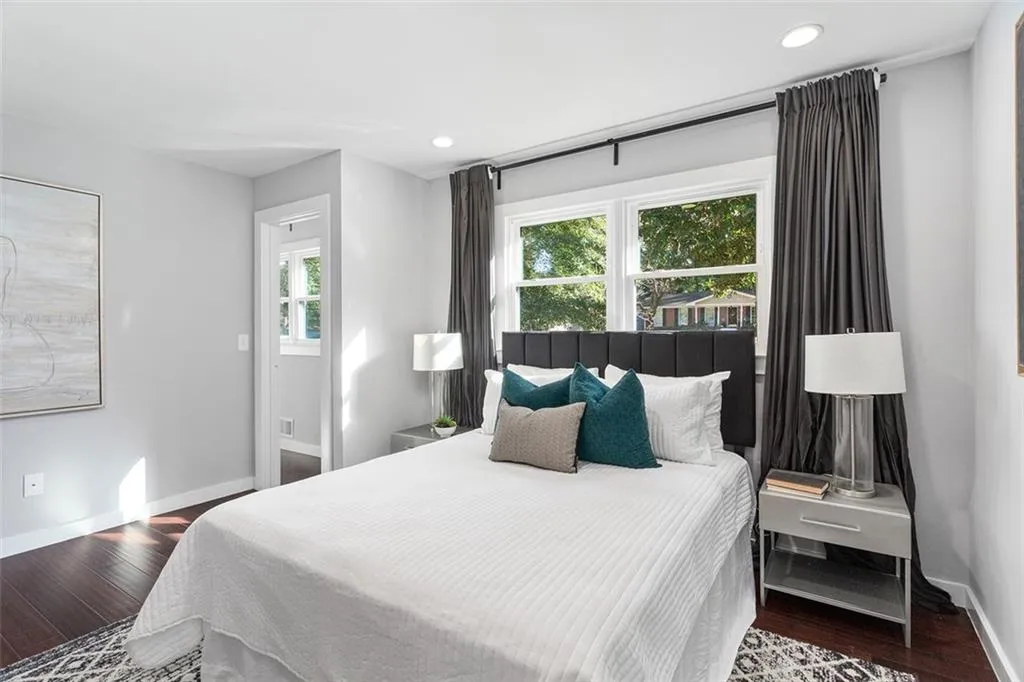 140 River Springs Drive, Sandy Springs, Georgia 30328, 5 Bedrooms Bedrooms, ,4 BathroomsBathrooms,Residential,Sold,140 River Springs Drive,7168713