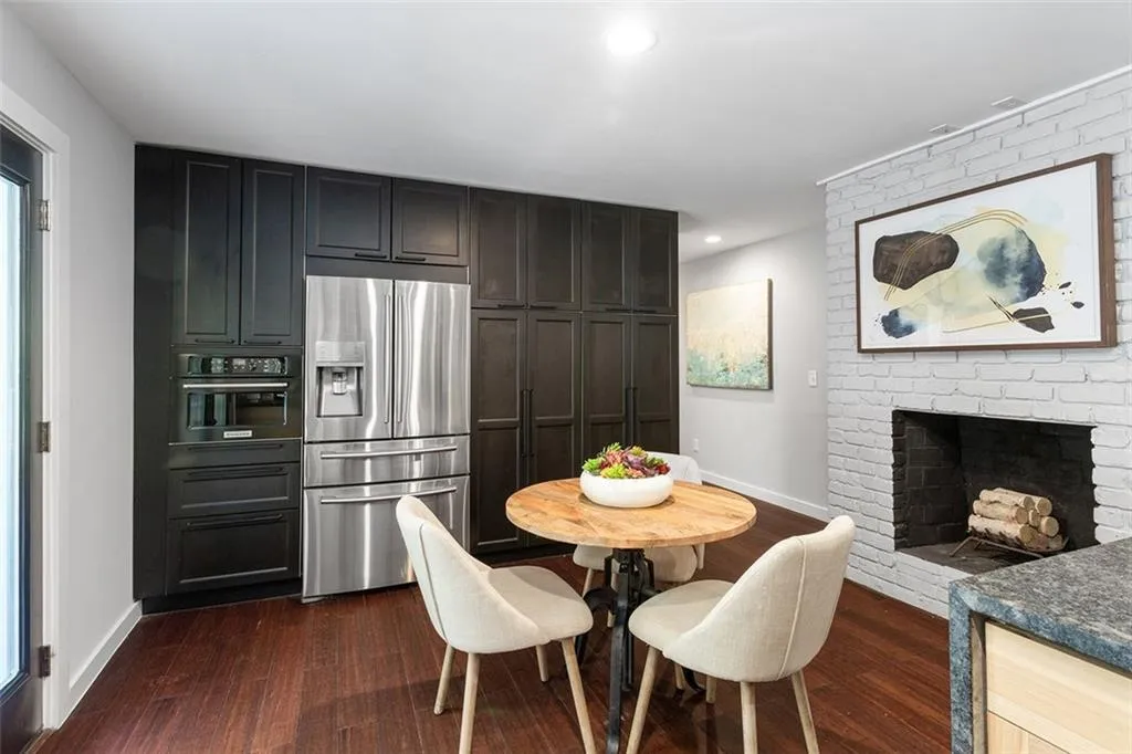 140 River Springs Drive, Sandy Springs, Georgia 30328, 5 Bedrooms Bedrooms, ,4 BathroomsBathrooms,Residential,Sold,140 River Springs Drive,7168713