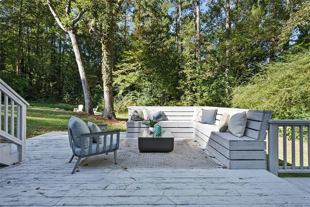 140 River Springs Drive, Sandy Springs, Georgia 30328, 5 Bedrooms Bedrooms, ,4 BathroomsBathrooms,Residential,Sold,140 River Springs Drive,7168713