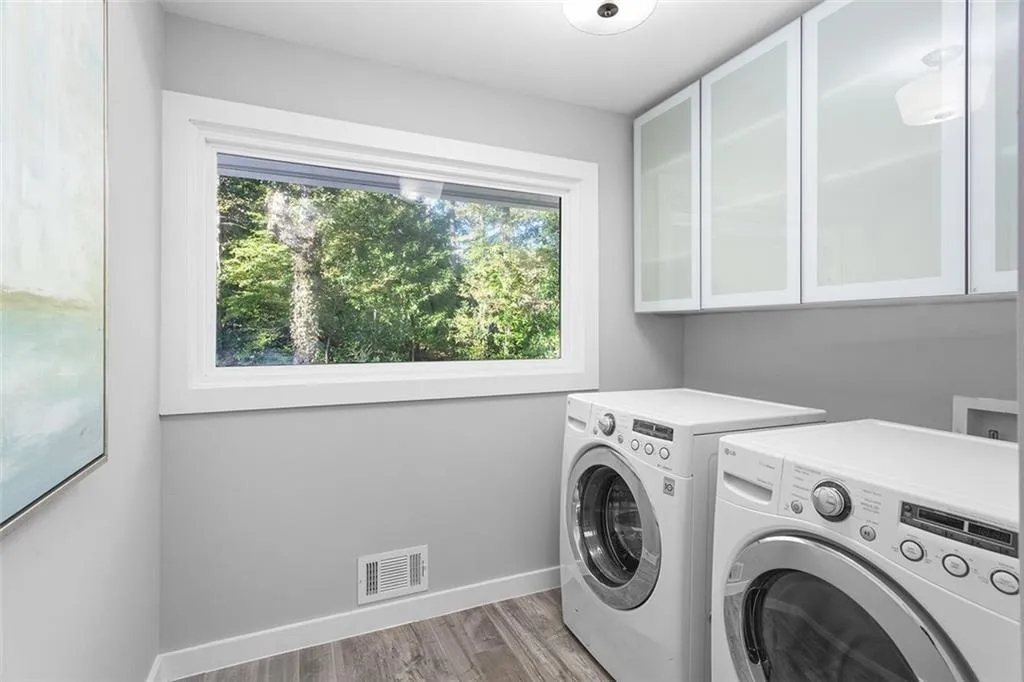 140 River Springs Drive, Sandy Springs, Georgia 30328, 5 Bedrooms Bedrooms, ,4 BathroomsBathrooms,Residential,Sold,140 River Springs Drive,7168713