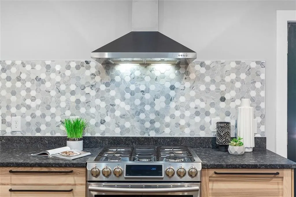 140 River Springs Drive, Sandy Springs, Georgia 30328, 5 Bedrooms Bedrooms, ,4 BathroomsBathrooms,Residential,Sold,140 River Springs Drive,7168713