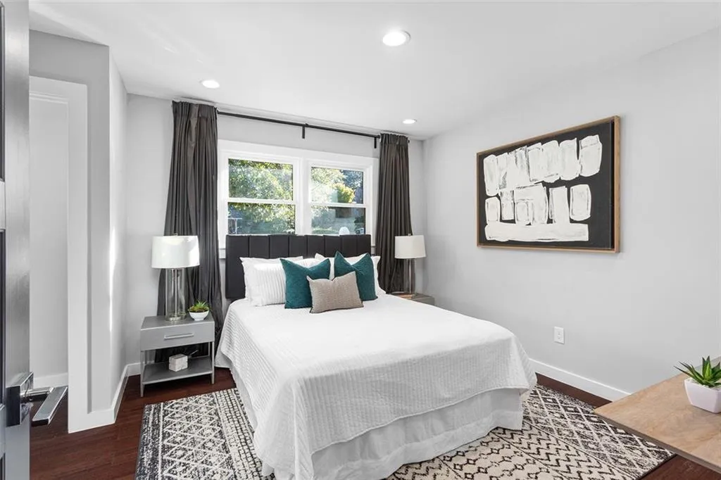 140 River Springs Drive, Sandy Springs, Georgia 30328, 5 Bedrooms Bedrooms, ,4 BathroomsBathrooms,Residential,Sold,140 River Springs Drive,7168713