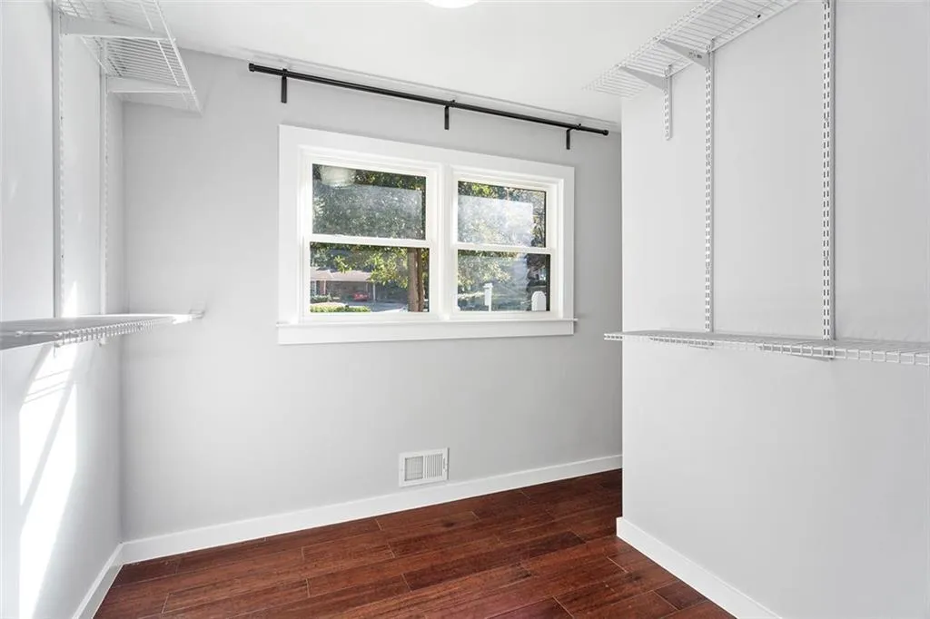 140 River Springs Drive, Sandy Springs, Georgia 30328, 5 Bedrooms Bedrooms, ,4 BathroomsBathrooms,Residential,Sold,140 River Springs Drive,7168713